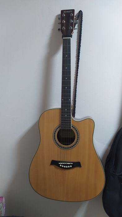 Акустическая гитара Adagio