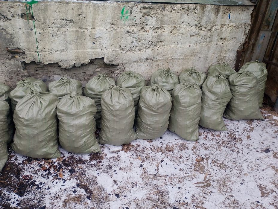 Уголь дрова в мешках