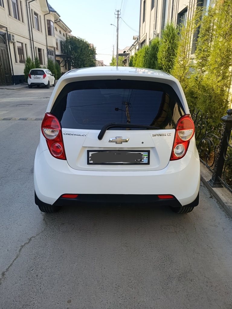 2 Poz Spark Sotiladi Xolati Yaxshi Binzinda Yurgan Moshina