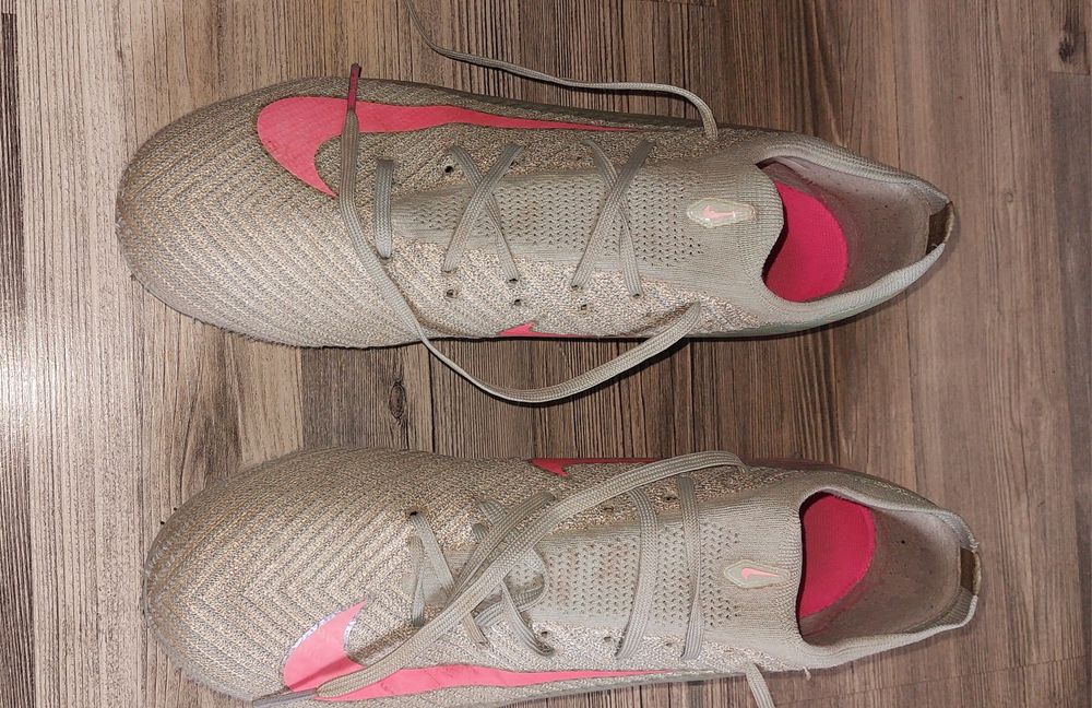 Мъжки футболни обувки