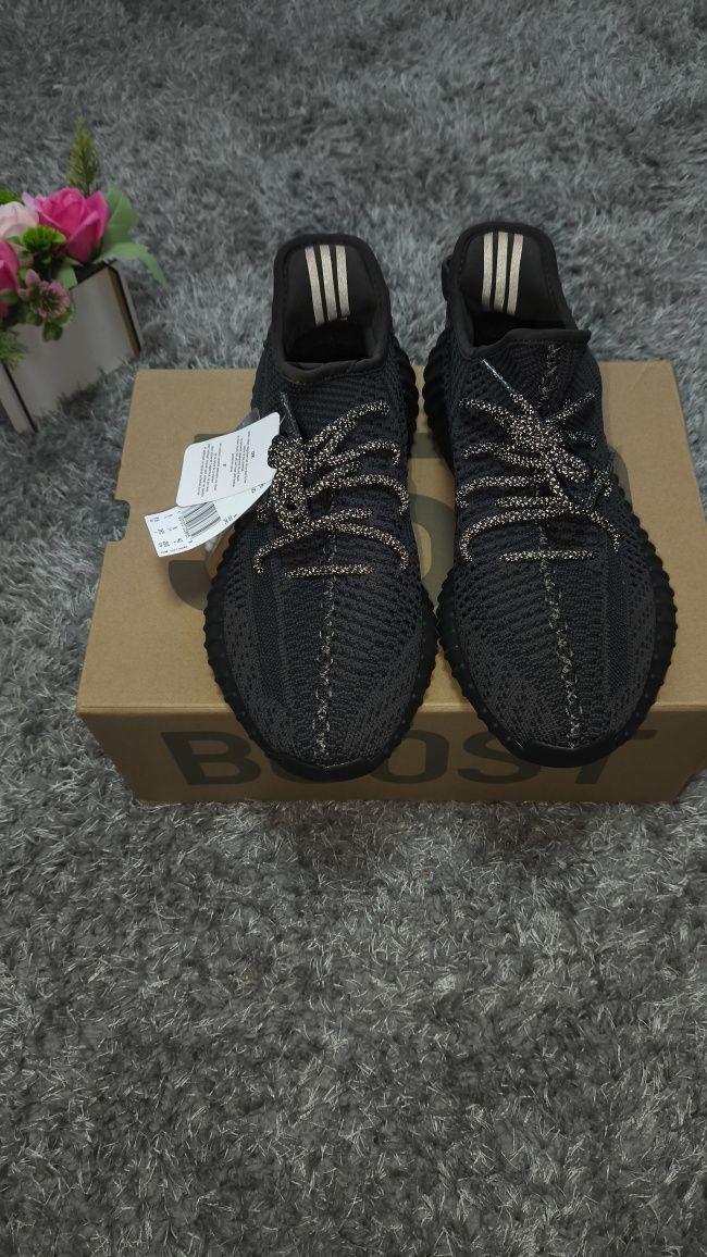 Yeezy 350 boost onyx , adidas, nike