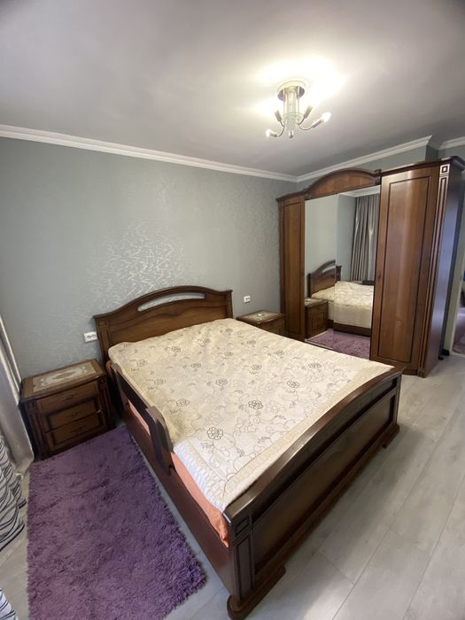 Продам спальный гарнитур