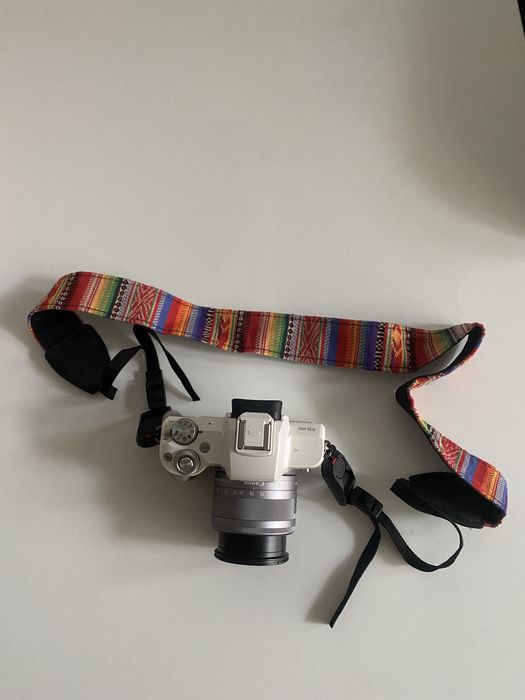Canon EOS M50 с обектив 15-45мм +допълнителна батерия