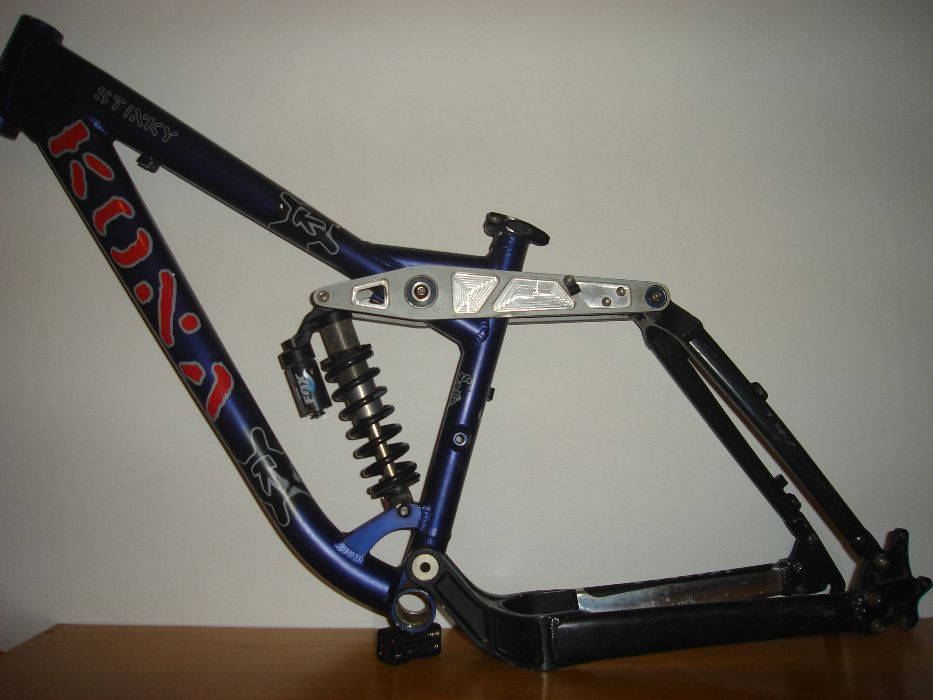 De vanzare cadru bicicleta amortizor fox downhill,freeride ,roti26inch