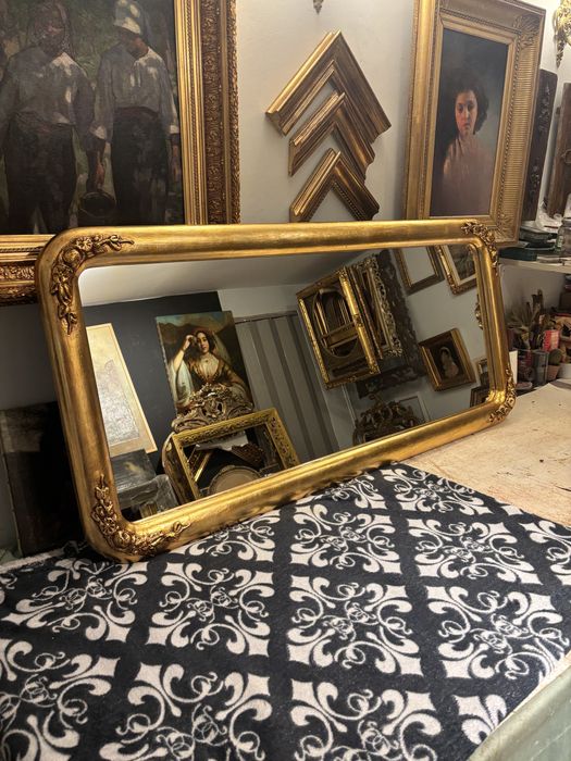 Oglindă lemn sculptat aurită schlagmetal, restaurată 120×50 cm