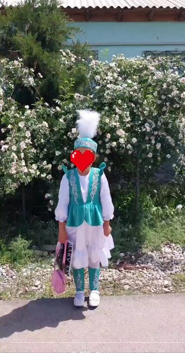 Қазақша көйлек биге киген