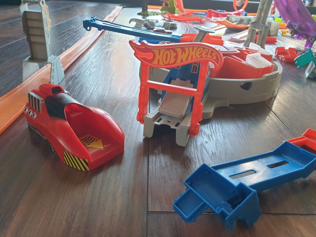Писти Hot Wheels