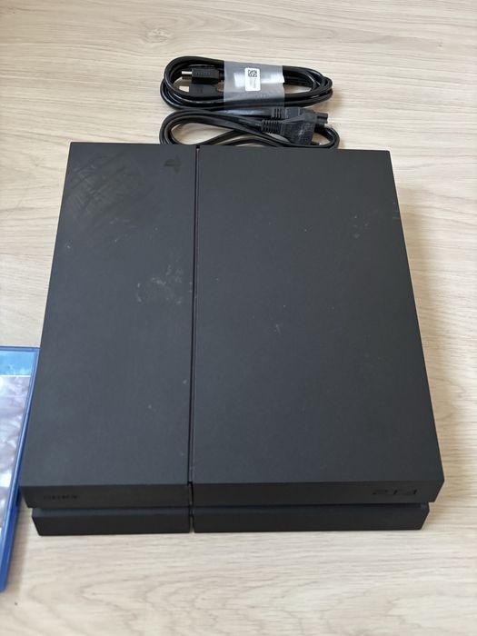 Playstation 4, HDD - 1TB, controller original, cd joc