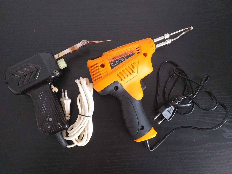Pistol de lipit ROMANESC si unul BlackTools.Pret este la pachet.