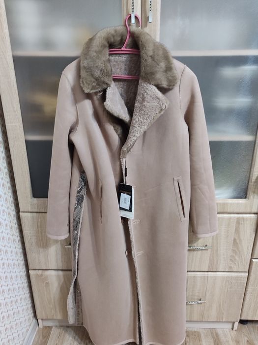 Продам двухсторонную дубленку