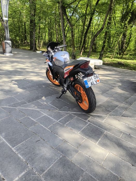 Vând honda cbr 125