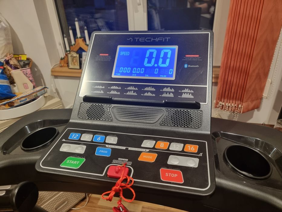 Banda de alergare TECHFIT MT300, Motor 5 CP, Greutate utilizator 150 K