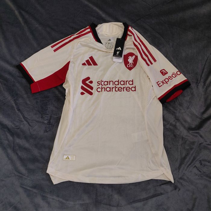 ADIDAS тениска на Liverpool НОВИ