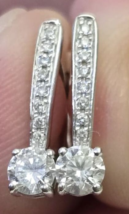 Серьги золотые с якутскими брилиантами