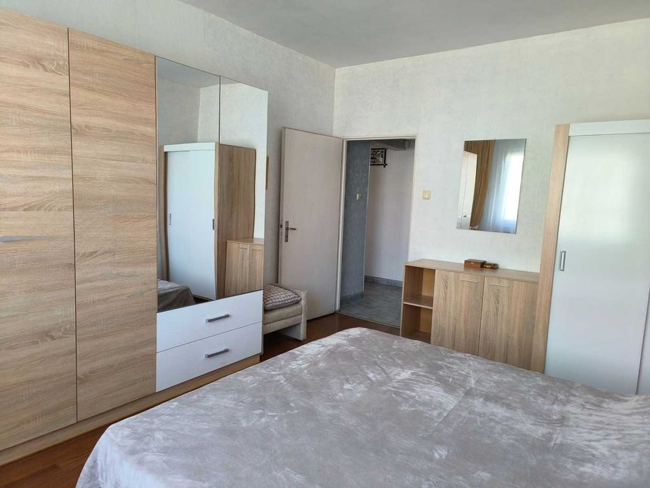 Дава се под наем Тристаен апартамент в София, Света Троица - 90 кв.м за 650 € - Снимка #1