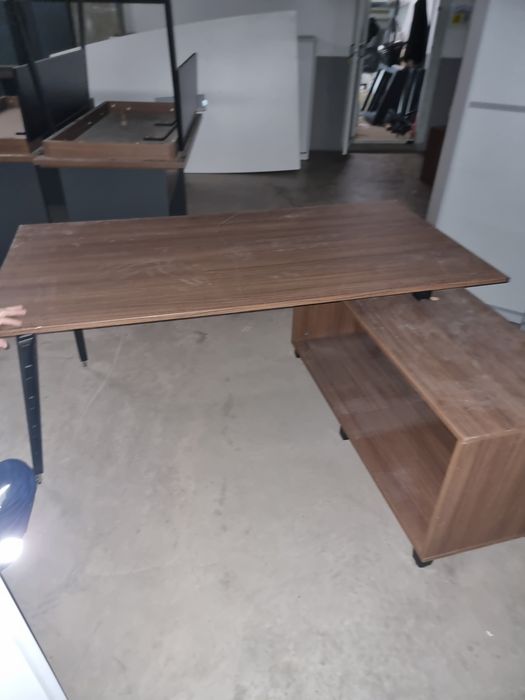 Столы руководителя (стол, тумба с полками)