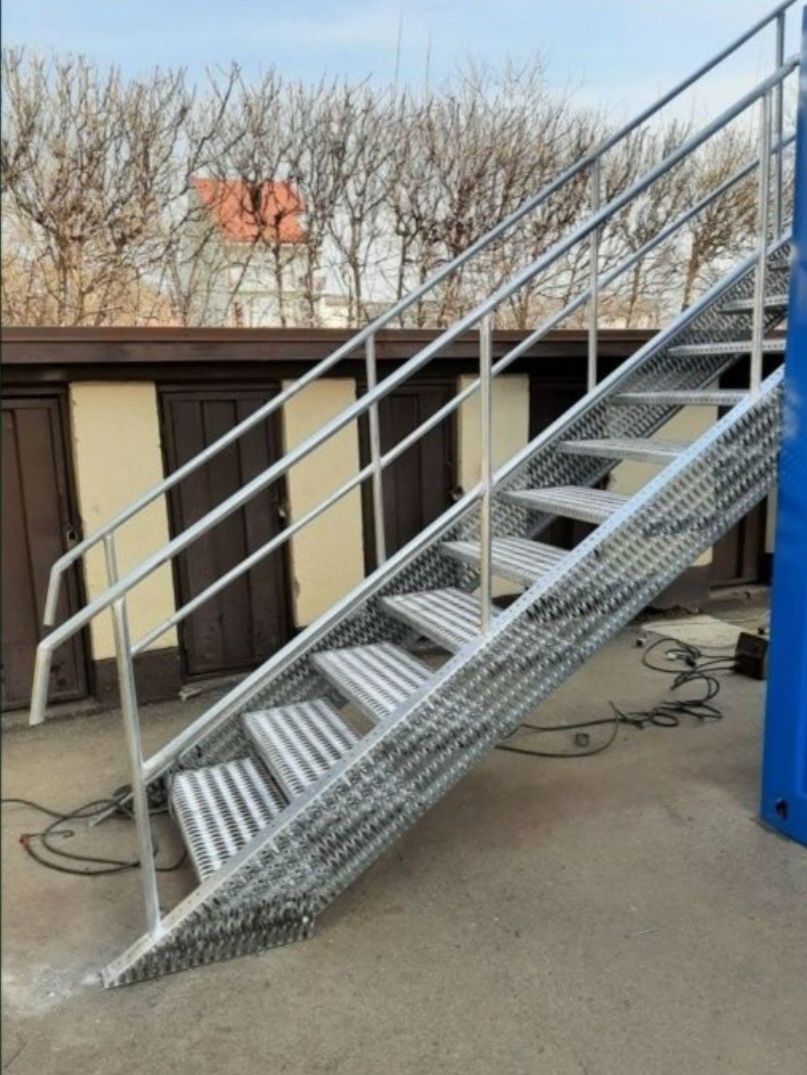 Scări metalice galvanizate