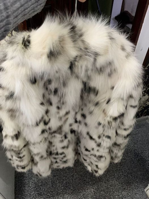 Продается шуба , натуральная рысь новая .