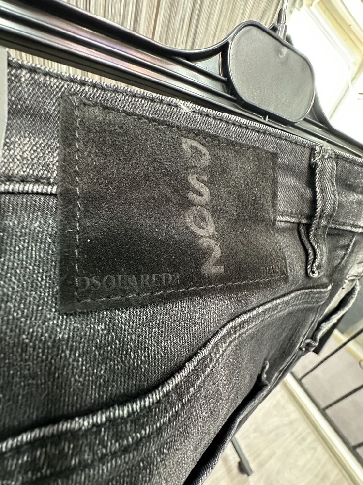 Blugi dsquared2 (marimi 50’L- 52’xl - 54’xxl - 56’3xl - 58’4xl )