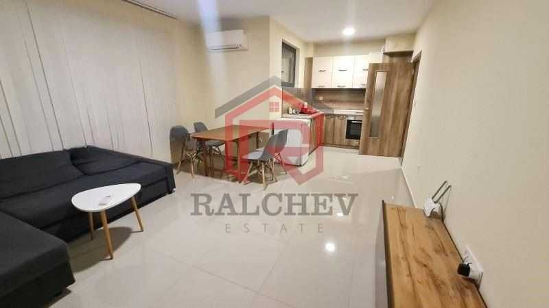 Дава се под наем Двустаен апартамент в Варна, Бриз - 55 кв.м за 433.5 € - Снимка #2