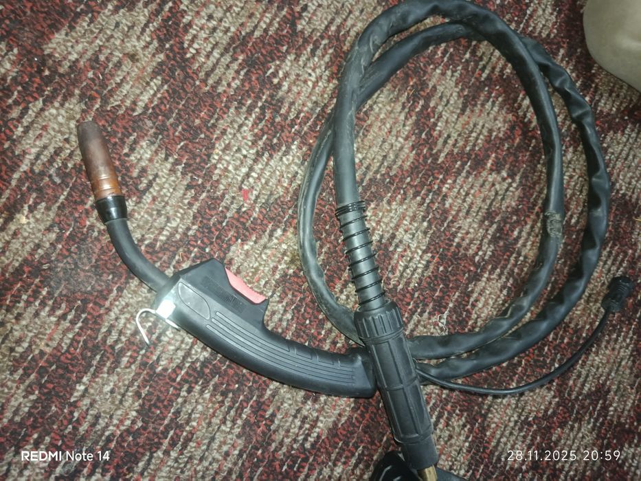 Asalom alekom Uragan pol avtamat svarka sotiladi