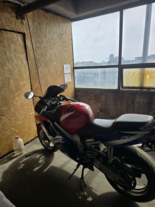 Vand Honda CBR F4 i