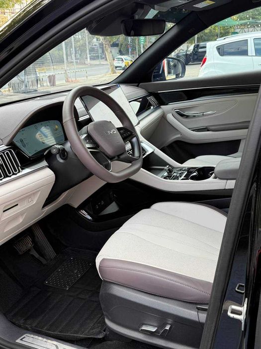 BYD Champion 605 Smart 2025