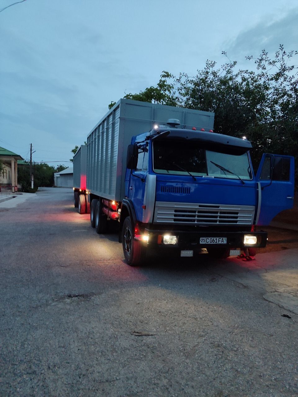 KAMAZ + прицеп Срочна Сотилади