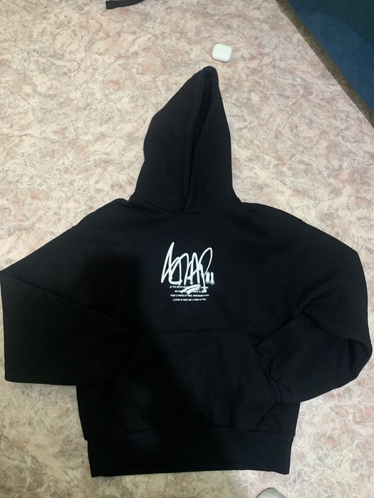 Стильная чёрная худи • Отличное состояние • Классный принт