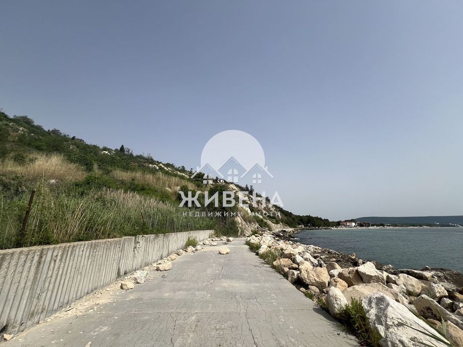 Парцел с площ 524 кв.м, в с.Осеново, м-ст Кранево, вилна зона