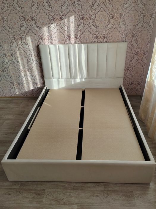 Продам кровать в отличном состоянии. Матрас в подарок.