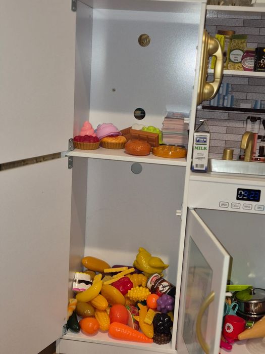 Bucătărie de lemn pentru copii, ca nouā