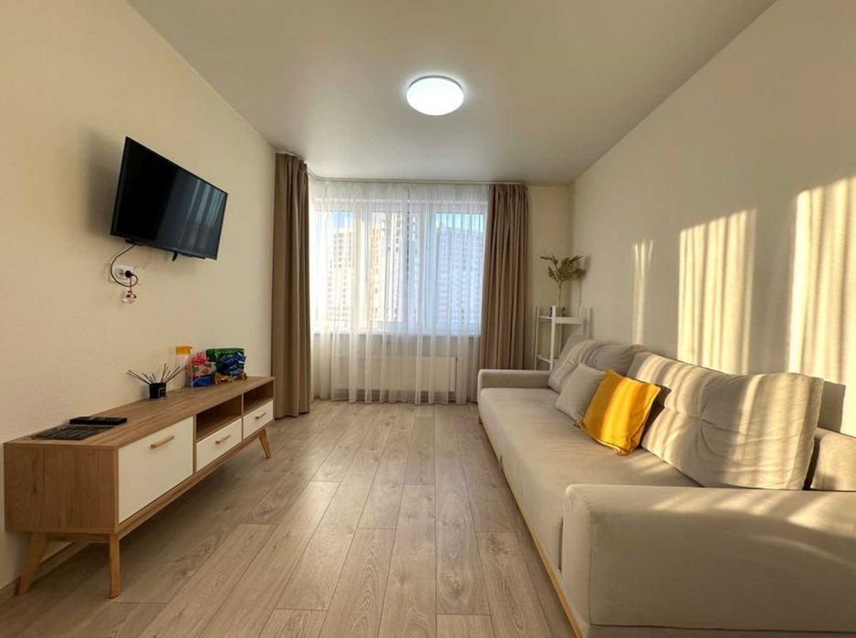 Сдаётся 2-комнатная квартира на левом берегу.