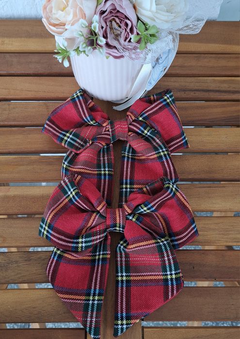 Аксесоари за коса в каре