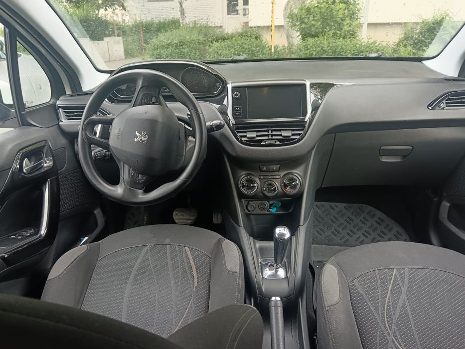 Peugeot 208 automata