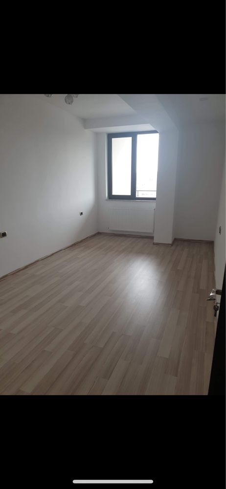 Apartament 3 camere decomandat Isaran