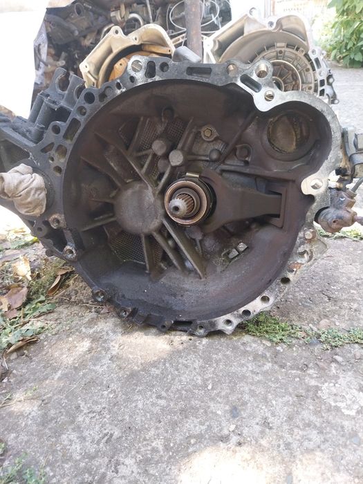 Скоростна кутия Тойота/Toyota COROLLA AVENSIS 2.0D4D 116k.c 1CD-FTV