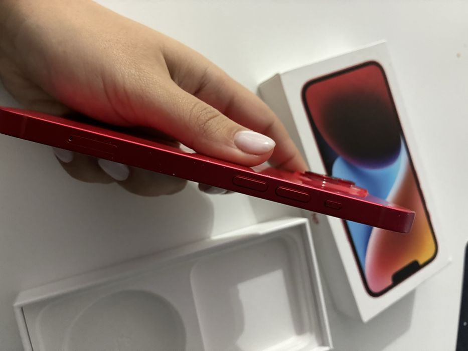 Iphone 14 rosu stare foarte buna
