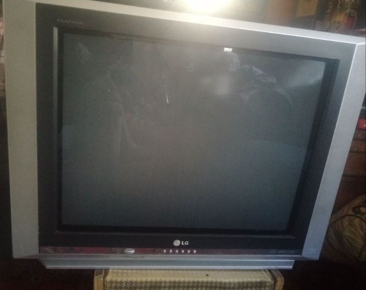 Продам телевизор LG