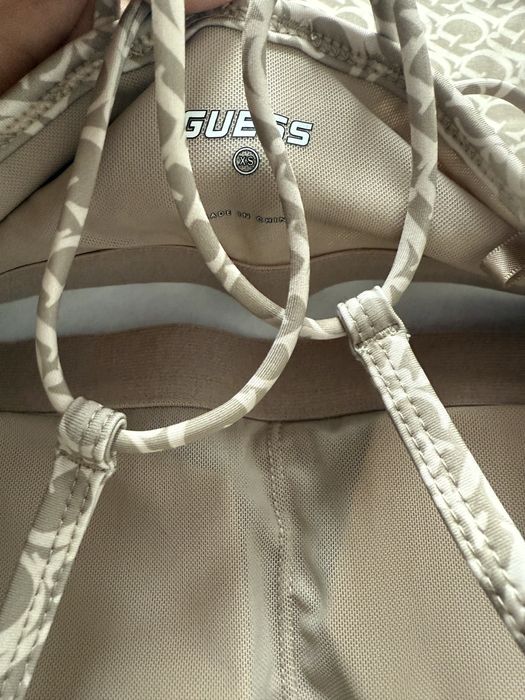 Дамски спортен топ Guess