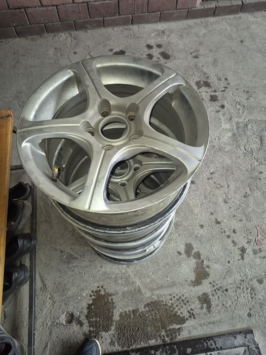 Диски Р 15 в хорошем состоянии