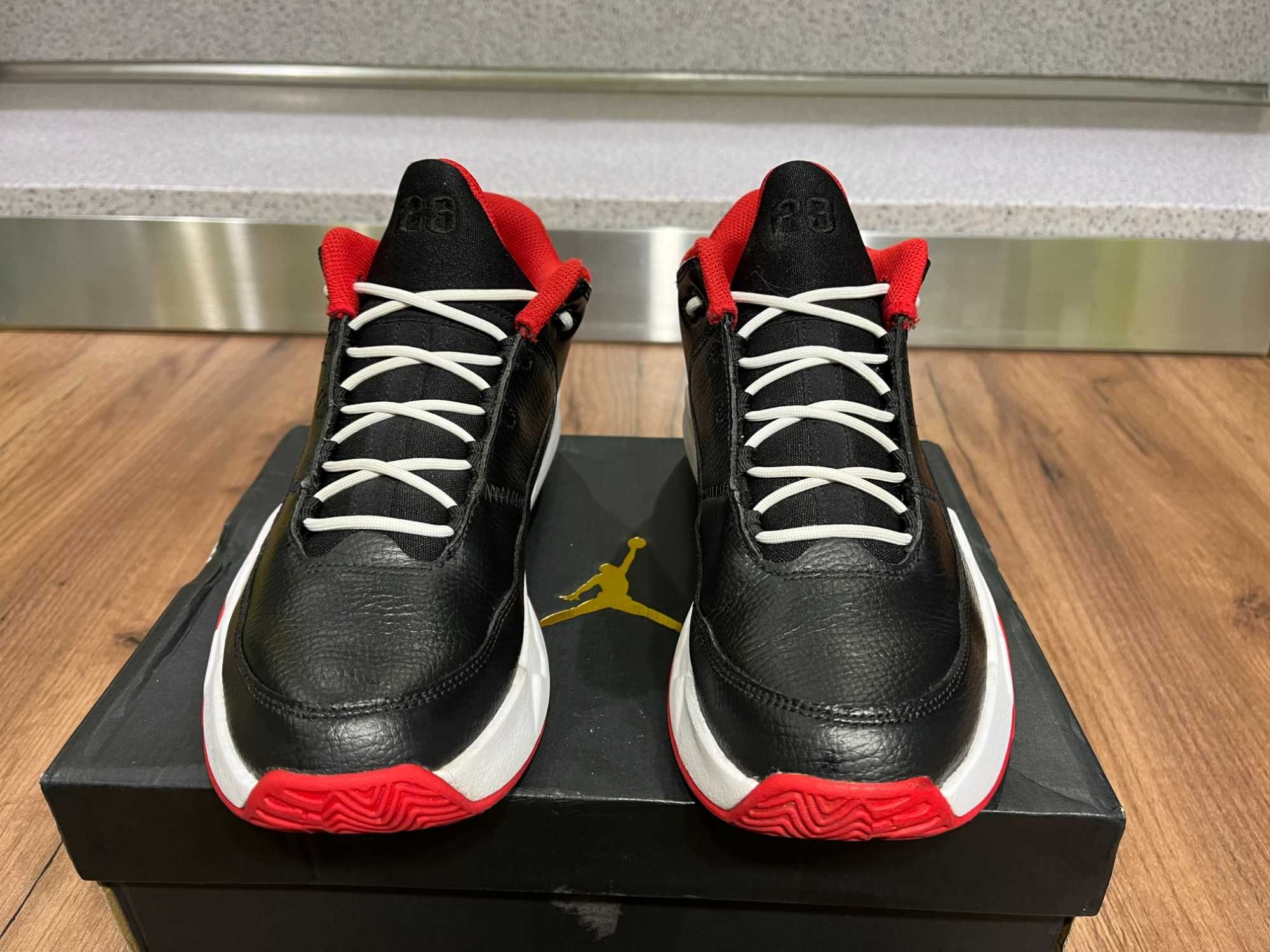 ОРИГИНАЛНИ *** Nike Air Jordan Max Aura 3 / "0 Bred " Black Red
