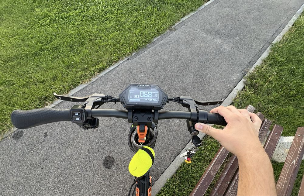 Trotineta Kukirin G2 MAX 2025 Stare Excelenta 1500km Autonomie 70km