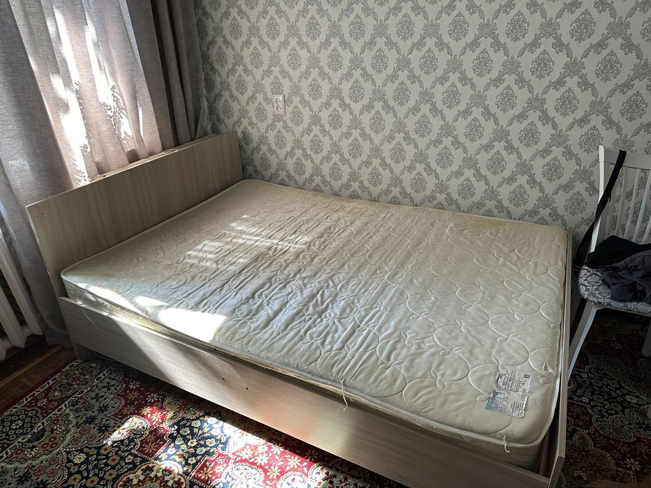 Проедтся двуспальная кровать