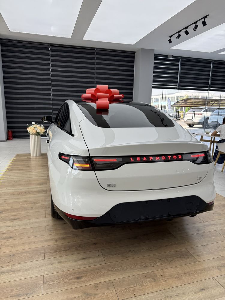 Leapmotor C01 электромобиль и гибрид в наличии