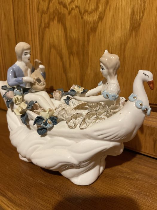 Bibelou deosebit. Domn si doamna in lebada