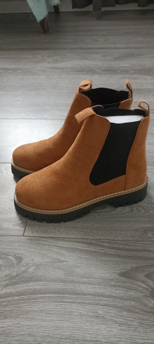 Ghete Nr 38 noi cu eticheta