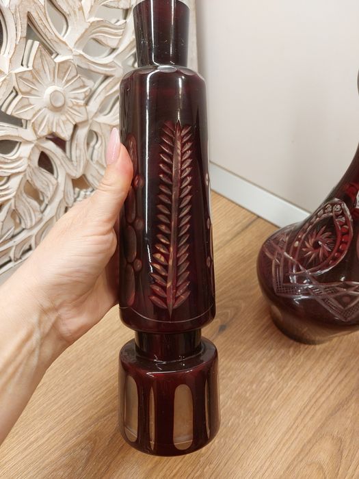 Vaze cristal rubiniu.  Impecabile.