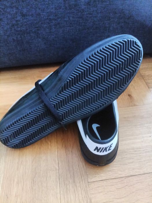 Продавам маратонки Nike  Flash