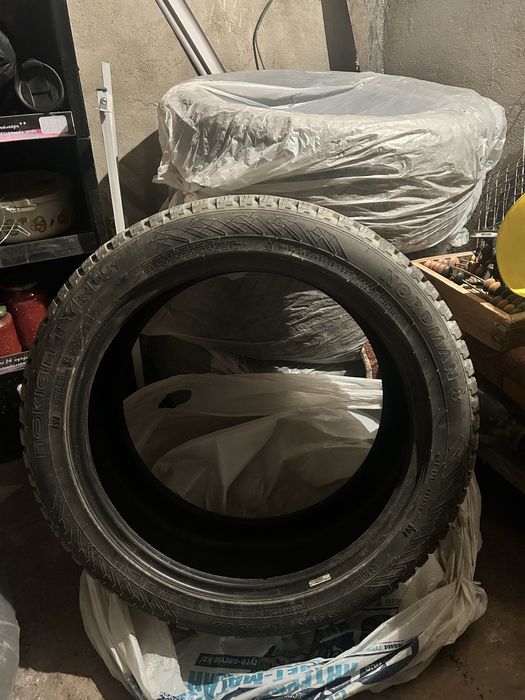 Продам зимнюю резину nokian types
